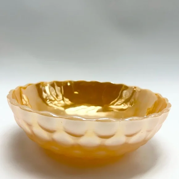 🔥👑⚓️🍑🧡🤍Fire King Anchor Hocking - Vintage Peach Lustre Large Bubble Bowl. - Picture 2 of 16